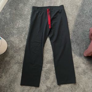 FIGS Characol Gray Size Large Red Tie